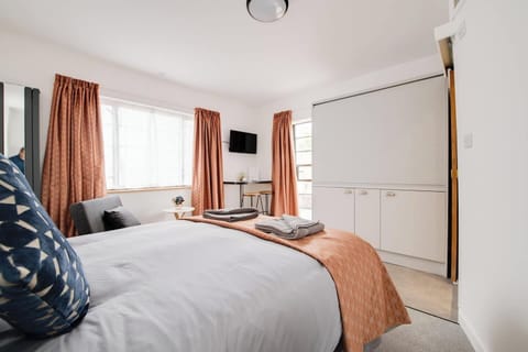 Room is perfect for any couple looking to get away for a weekend in Southsea