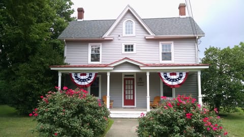 Sailors Crossing