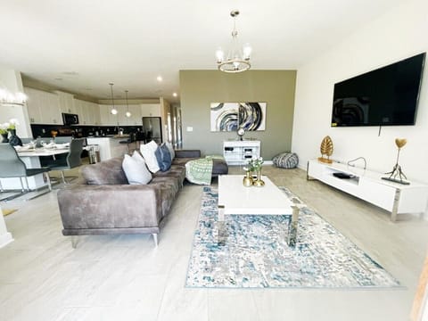 Living + TV