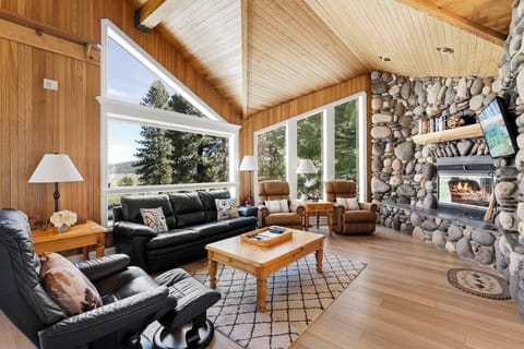 Living Room: Northstar Home Away From Home
