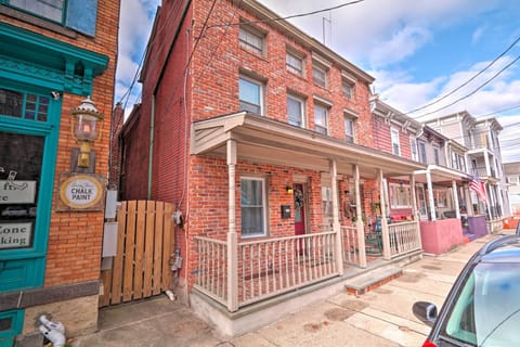 Lambertville Vacation Rental | 2BR | 1BA | 888 Sq Ft | Stairs Required