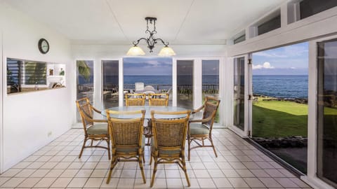 House, Multiple Beds, Patio, Ocean View (Kaikea Hale) | Dining