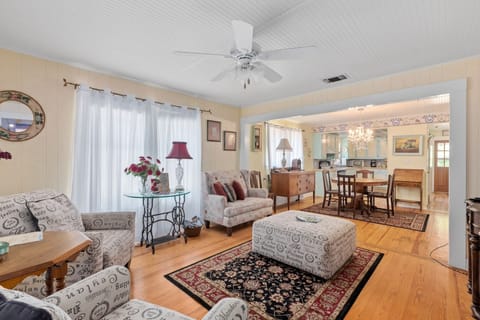 House, 2 Bedrooms | Living area | Smart TV