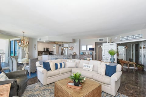 Silver Shells St. Maarten 1208 - Open Living Area