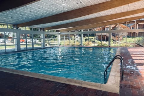 Holiday Home Swimming Pool