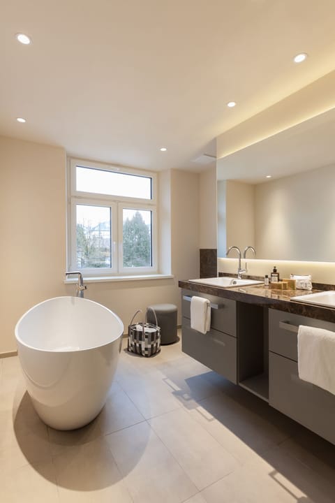 Shower, free toiletries, hair dryer, bathrobes