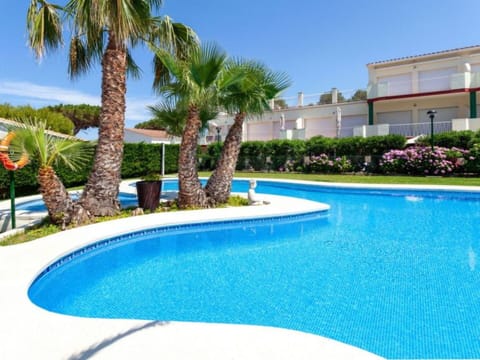 Water, Sky, Plant, Property, Swimming Pool, Azure, Tree, Shade, Building, Outdoor Furniture