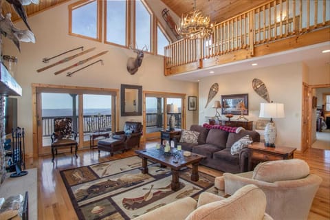 Great Room at Southern Star Lodge with Long Range Views