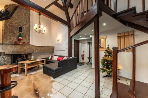 Apartment, 2 Bedrooms | Living room