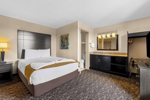 Standard Townhome, 1 Queen Bed with Sofa bed, Non Smoking (with Sofabed) | Desk, laptop workspace, iron/ironing board, free WiFi