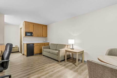 Studio Suite, 2 Double Beds, Non Smoking | Desk, blackout drapes, free cribs/infant beds, rollaway beds