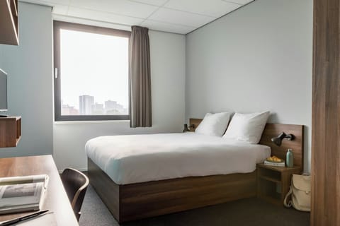 Standard Double Room | In-room safe, desk, blackout drapes, soundproofing