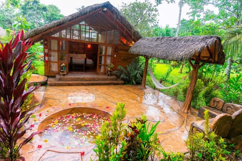 Deluxe Cabin, Garden View | Private spa tub