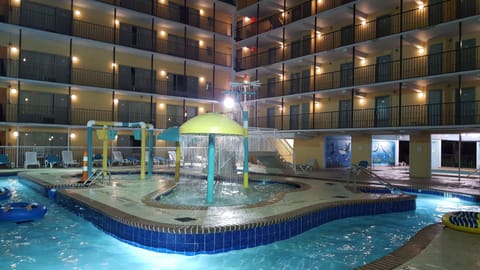 Indoor pool, 2 outdoor pools