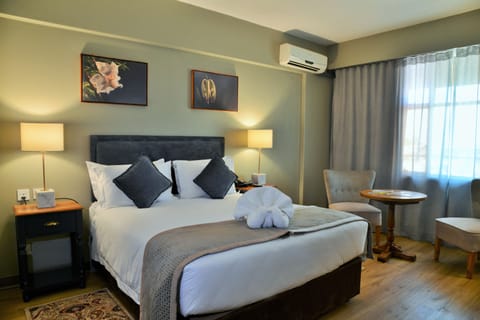 1 bedroom, in-room safe, desk, free WiFi