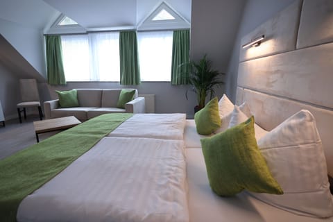 Basic Room | In-room safe, desk, blackout drapes, iron/ironing board (on request)