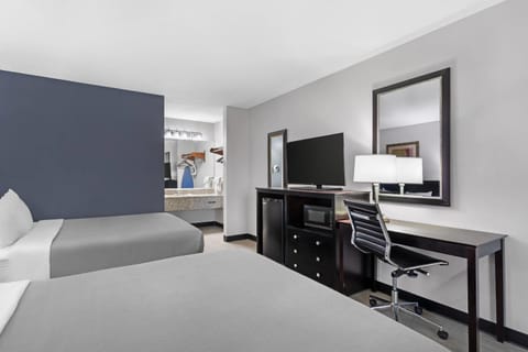 Desk, iron/ironing board, rollaway beds, free WiFi