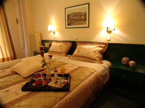 Standard Room, Balcony, Sea View | 1 bedroom, in-room safe, soundproofing, free cribs/infant beds