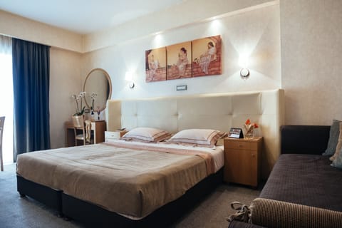 Superior Suite, Balcony | 1 bedroom, Egyptian cotton sheets, premium bedding, pillowtop beds