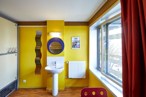 Shared Dormitory, Mixed Dorm, Shared Bathroom (10 Bed Dorm) | Room amenity