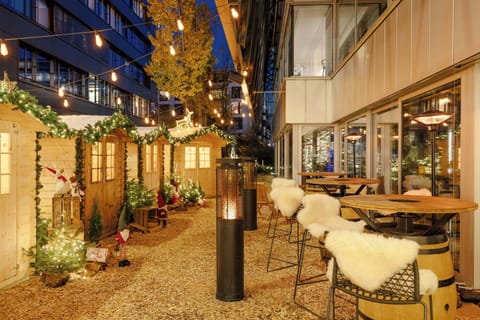 Breakfast, lunch, dinner served; alfresco dining