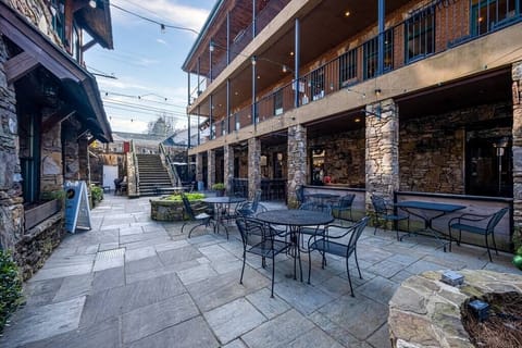 86513142-2f5b-4b80-8984-c0386c07192e