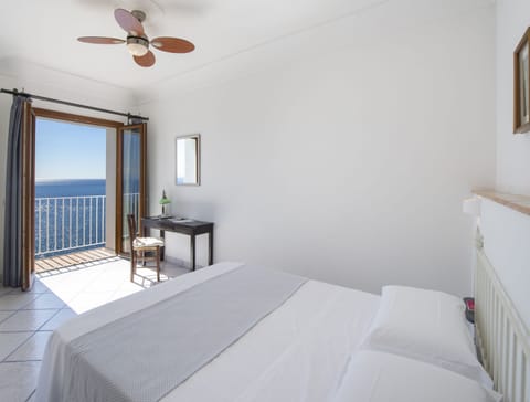 Standard Double Room, Sea View | Individually decorated, individually furnished, desk, blackout drapes