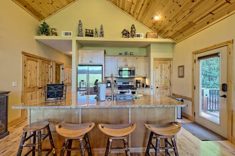 Fully Equipped Chef's Kitchen