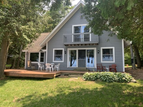 Lakeside front of house from water's edge