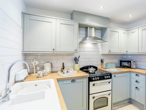 Kitchen | Shepherds Nook - Windleden Farm Cottages, Don View, near Dunford Bridge