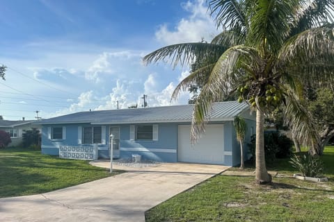 Venice Vacation Rental | 3BR | 2BA | Single-Story Home | 1,250 Sq Ft