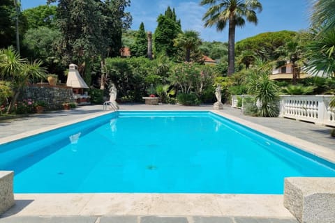 Seasonal outdoor pool, sun loungers