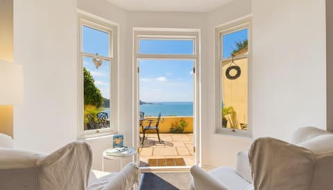 Apartment (2 Bedrooms) | Front of property