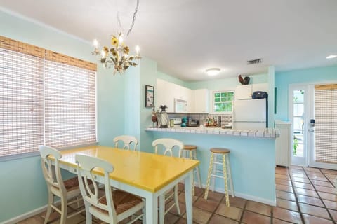 Dining Table - Seating for 4