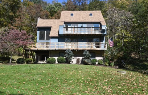 Canoe River sits up on a hill with beautiful river views