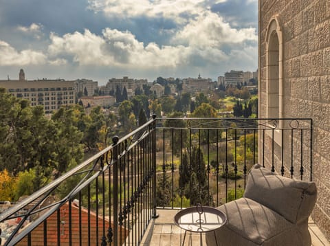 Deluxe Room with Balcony | Balcony