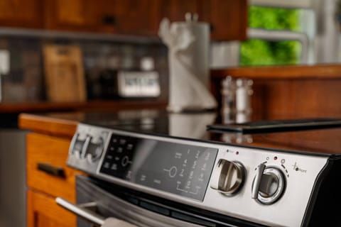 Cook delicious meals for breakfast, lunch, and dinner in this fully equipped kitchen. We suggest grabbing some ingredients from a local farm.