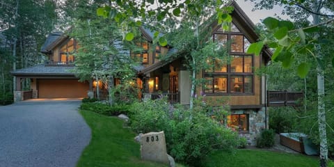 House, 5 Bedrooms | Exterior