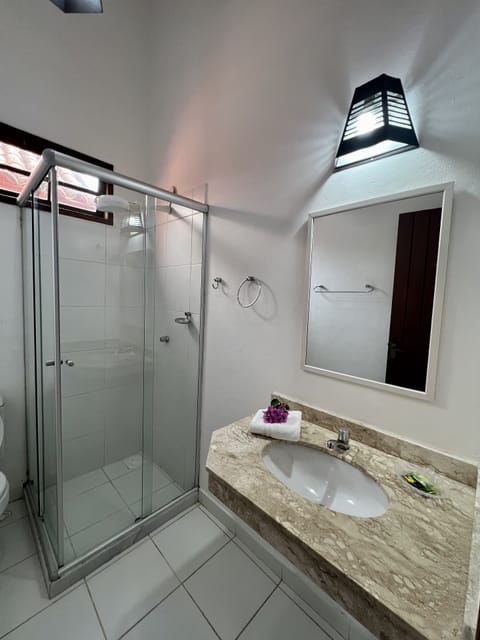 Economy Double Room | Bathroom | Shower, towels