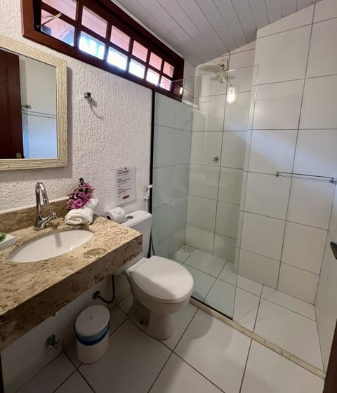 Family Room | Bathroom | Shower, towels