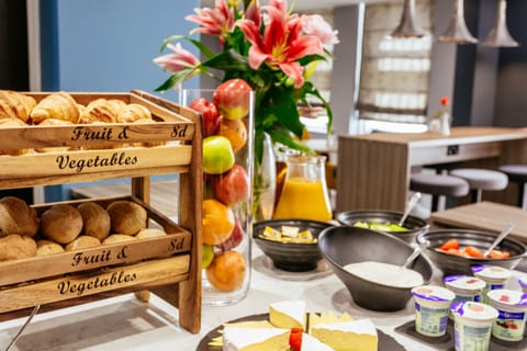 Daily buffet breakfast for a fee