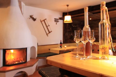 Check-in/check-out kiosk