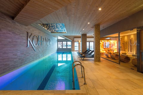 Indoor pool, sun loungers