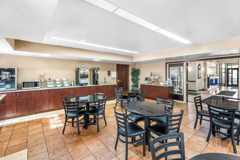 Free daily English breakfast