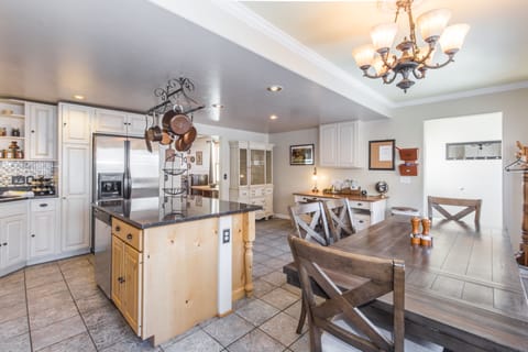 Fully-Equipped Kitchen and Dining Area