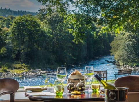 Breakfast, lunch, dinner served; British cuisine 