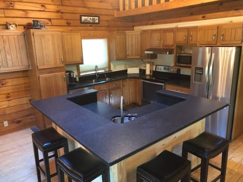 Gorgeous fully equipped Kitchen