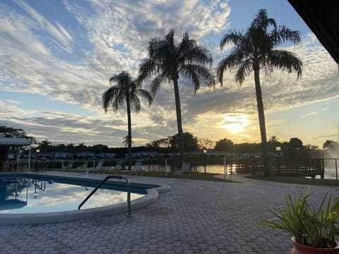 Welcoming, vibrant 55+ community, half way between PBI and FLL. Right off Rt 95