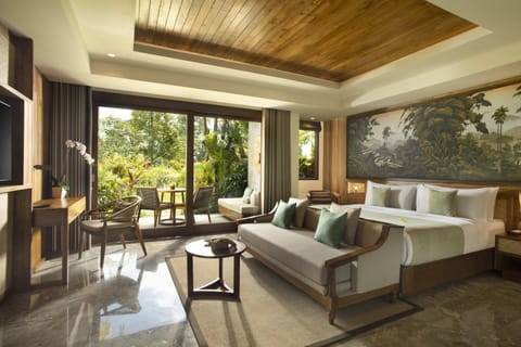 Suweta Suite | Free minibar, in-room safe, individually decorated