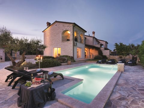 Villa | Pool | Indoor pool, outdoor pool